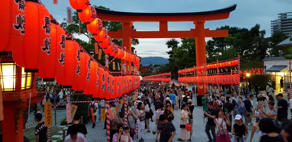 fushimi inari durant un matsuri Itinéraire de voyage au Japon en été