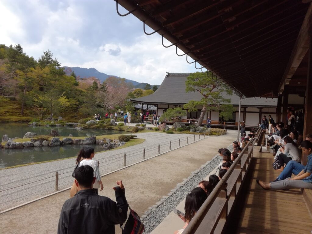 intérieur et extérieur du temple de arashiyama